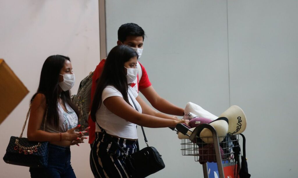 Viajantes de mascara