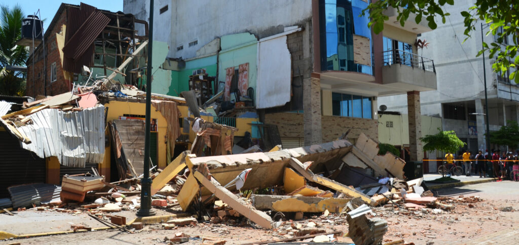 Terremoto de magnitude 6,5 deixa mortos no Equador e Peru