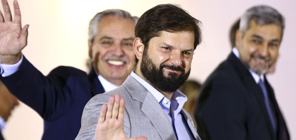 Presidente do Chile critica Lula por elogios à Venezuela