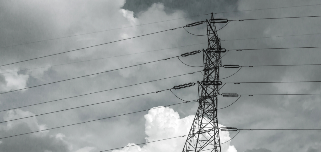 por que é comum faltar energia quando chove?